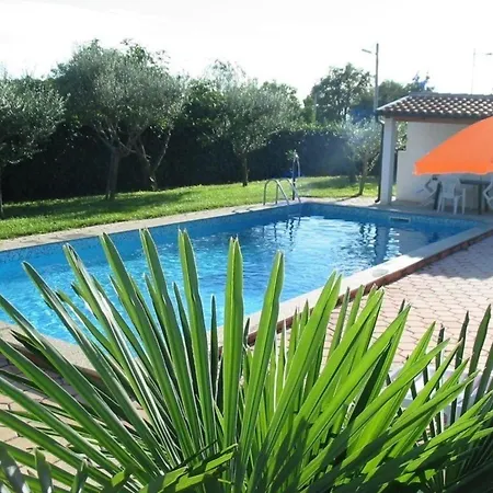 Lavanda Mit Pool Und Garten In Porec